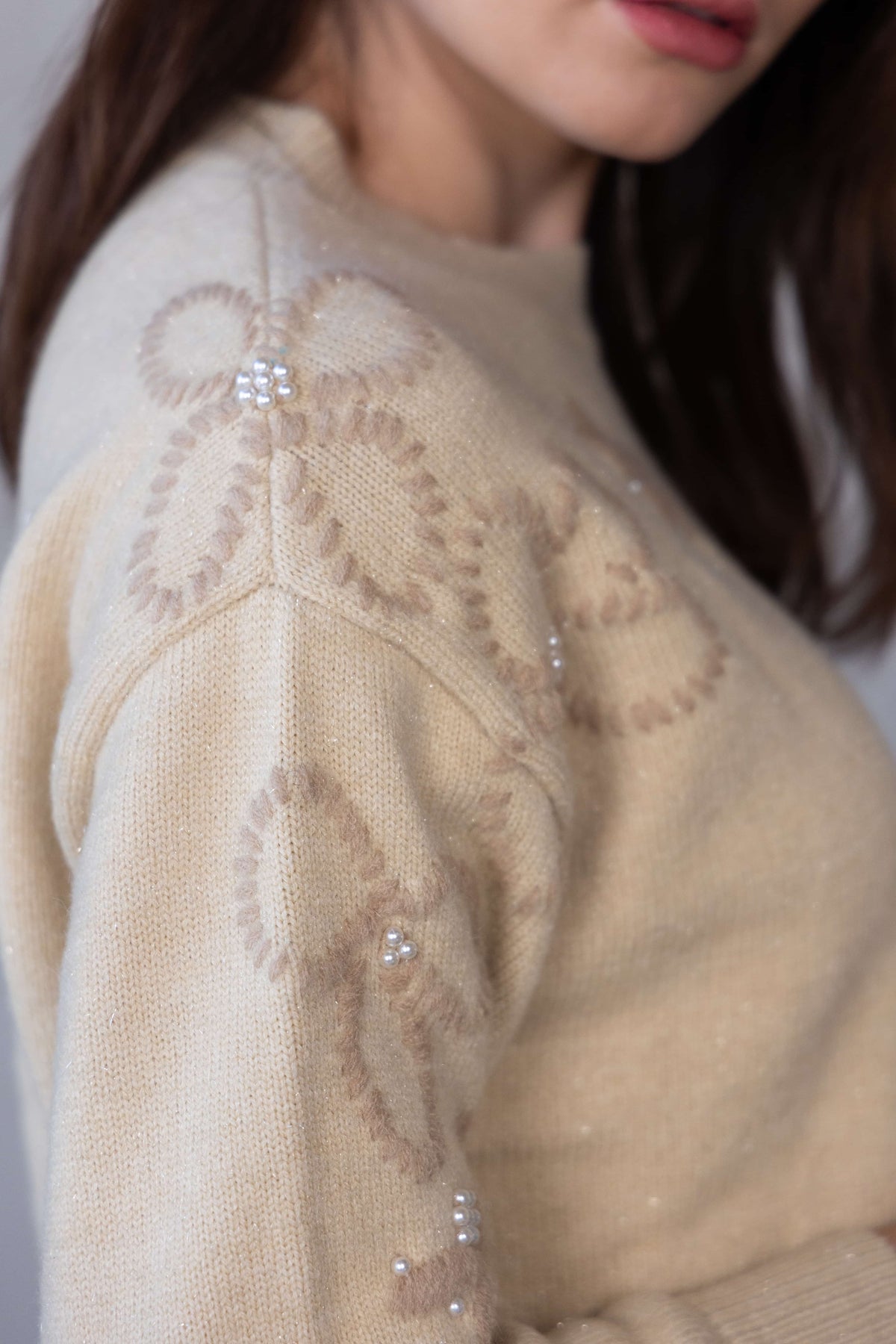 Round Neck Knit Top – Relaxed Fit Style