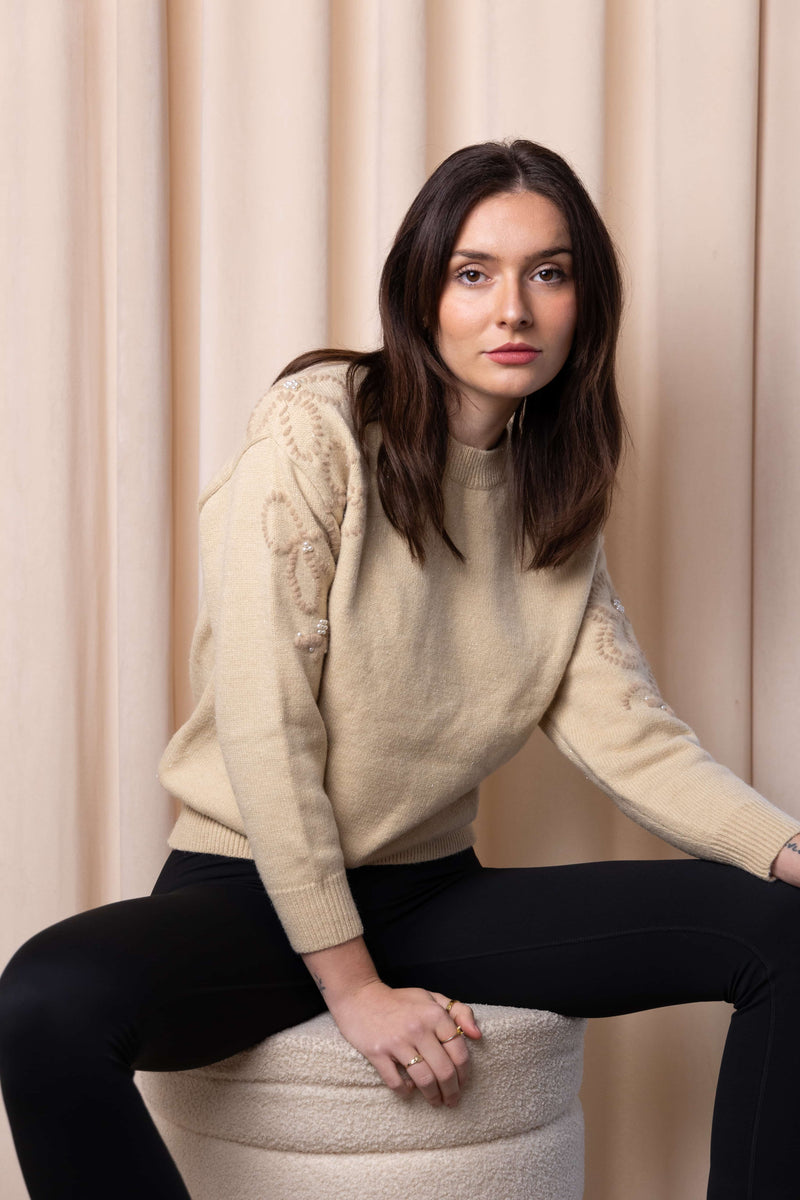 Round Neck Knit Top – Relaxed Fit Style